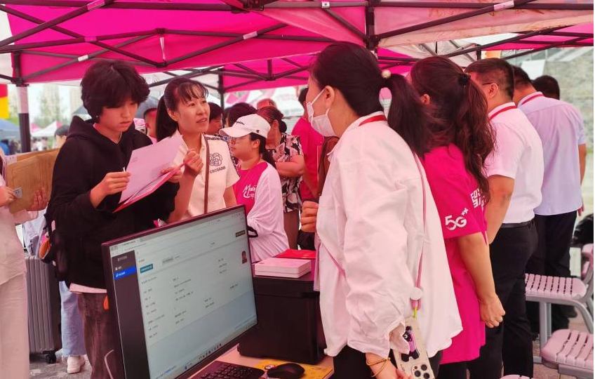 2024级迎新工作顺利进行