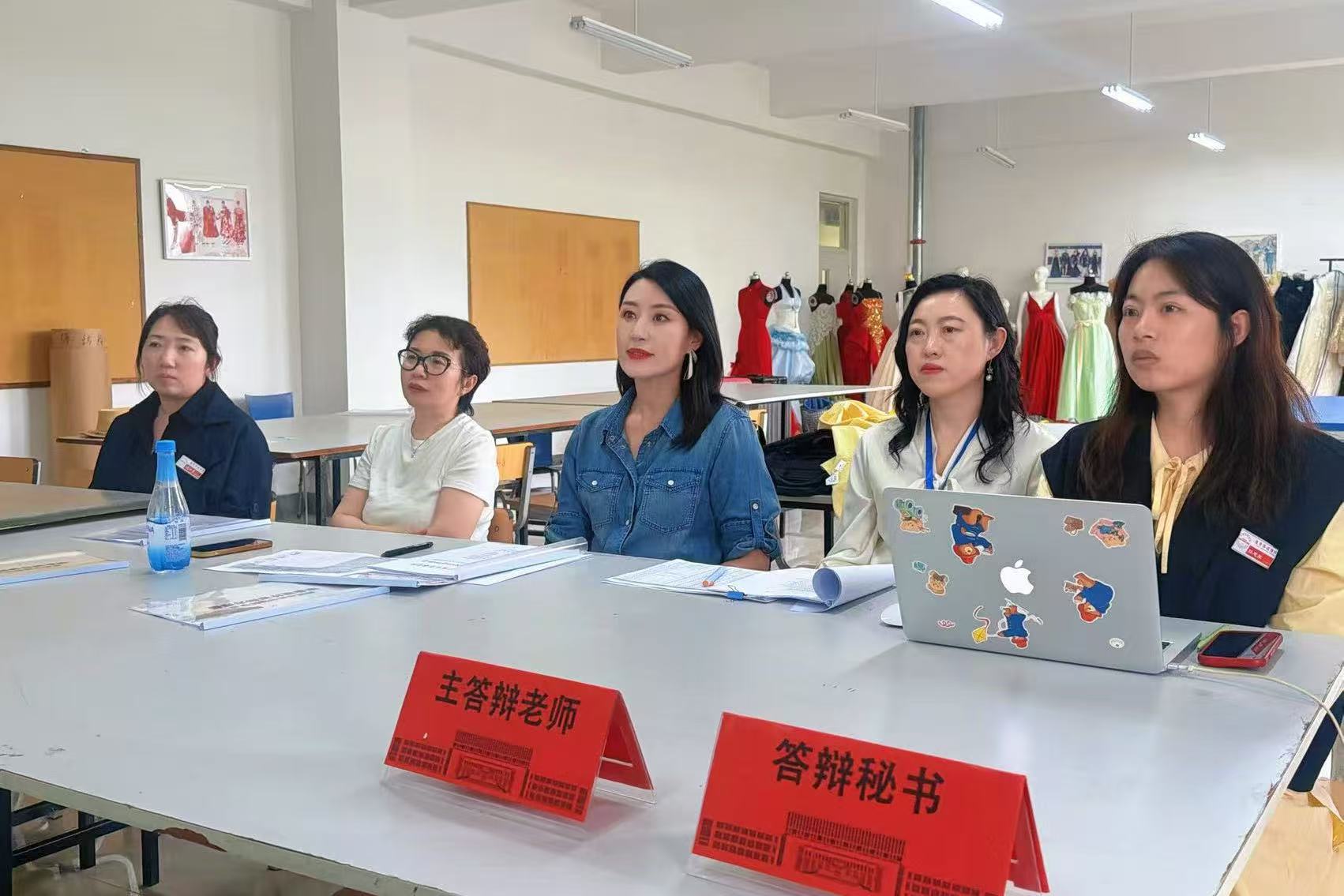 全程督导毕业答辩 坚守育人质量底线