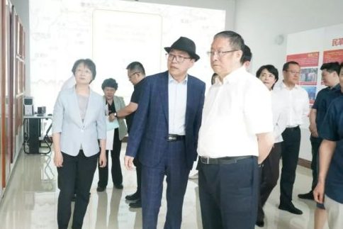 全国人大常委会副委员长、民革中央主席郑建邦来beat365调研